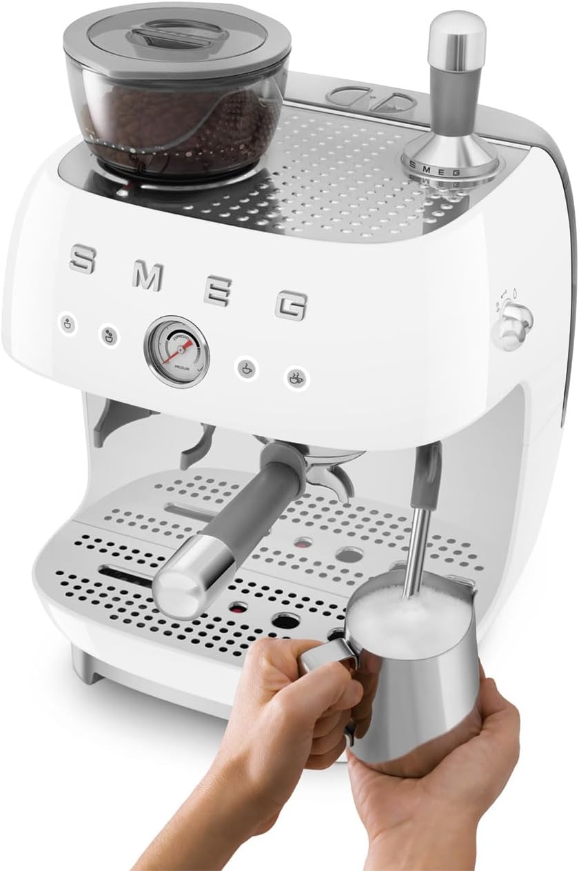 Smeg Espressomaschine EGF03WHEU mit Kaffeemühle, Thermoblock, 4 Temperaturstufen, Dampfdüse, 1L Tank
