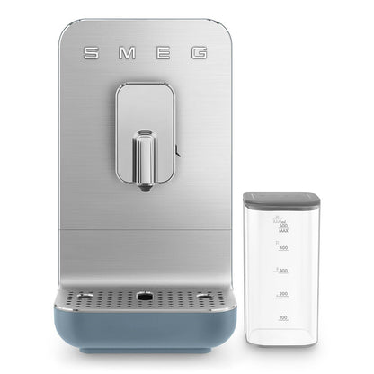 Smeg Kaffeevollautomat BCC13WHMEU Weiß – Espressomaschine mit Milchsystem, Kaffeemühle & Thermoblock