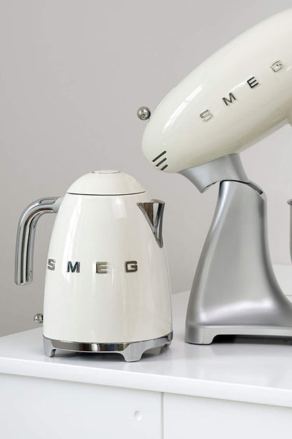 Smeg Wasserkocher 1,7L mit variabler Temperaturwahl 50-100°C, Edelstahl, Soft-Opening, Anti-Kalk-Filter