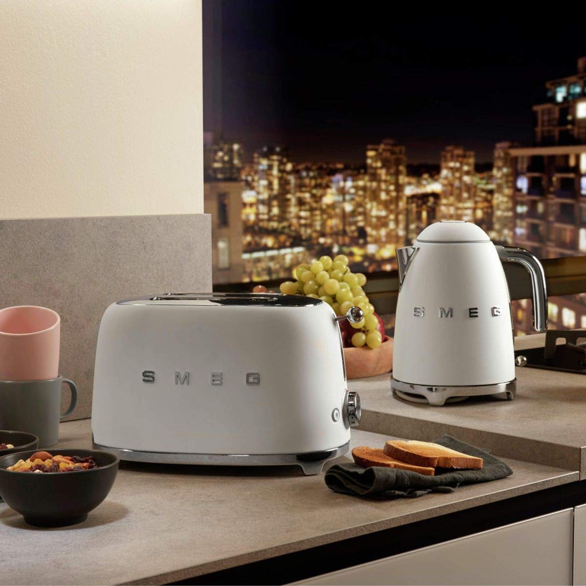 Smeg TSF01MLMEU Toaster 2 Scheiben, 6 Bräunungsstufen, Auftau-/Bagel-Funktion, 950W