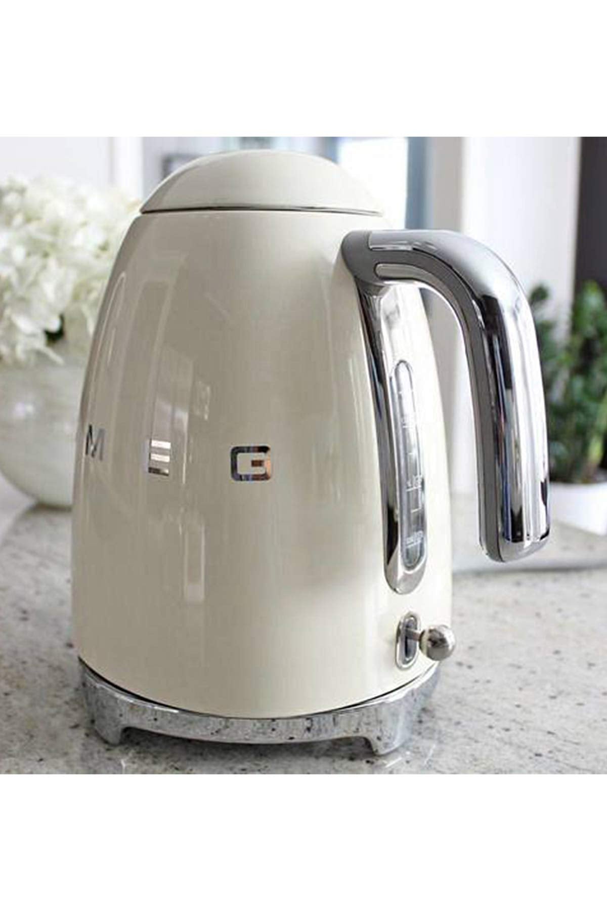 Smeg Wasserkocher 1,7L mit variabler Temperaturwahl 50-100°C, Edelstahl, Soft-Opening, Anti-Kalk-Filter