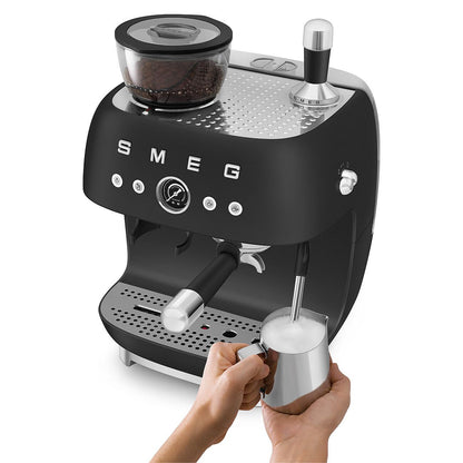 Smeg Espressomaschine EGF03WHEU mit Kaffeemühle, Thermoblock, 4 Temperaturstufen, Dampfdüse, 1L Tank
