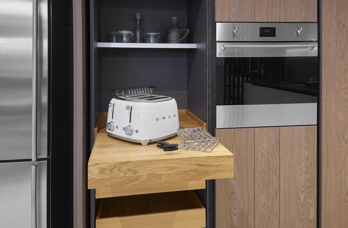 Smeg TSF03CREU Toaster 4 Scheiben, 6 Bräunungsstufen, Auftau- & Bagel-Funktion, 2000W, Creme