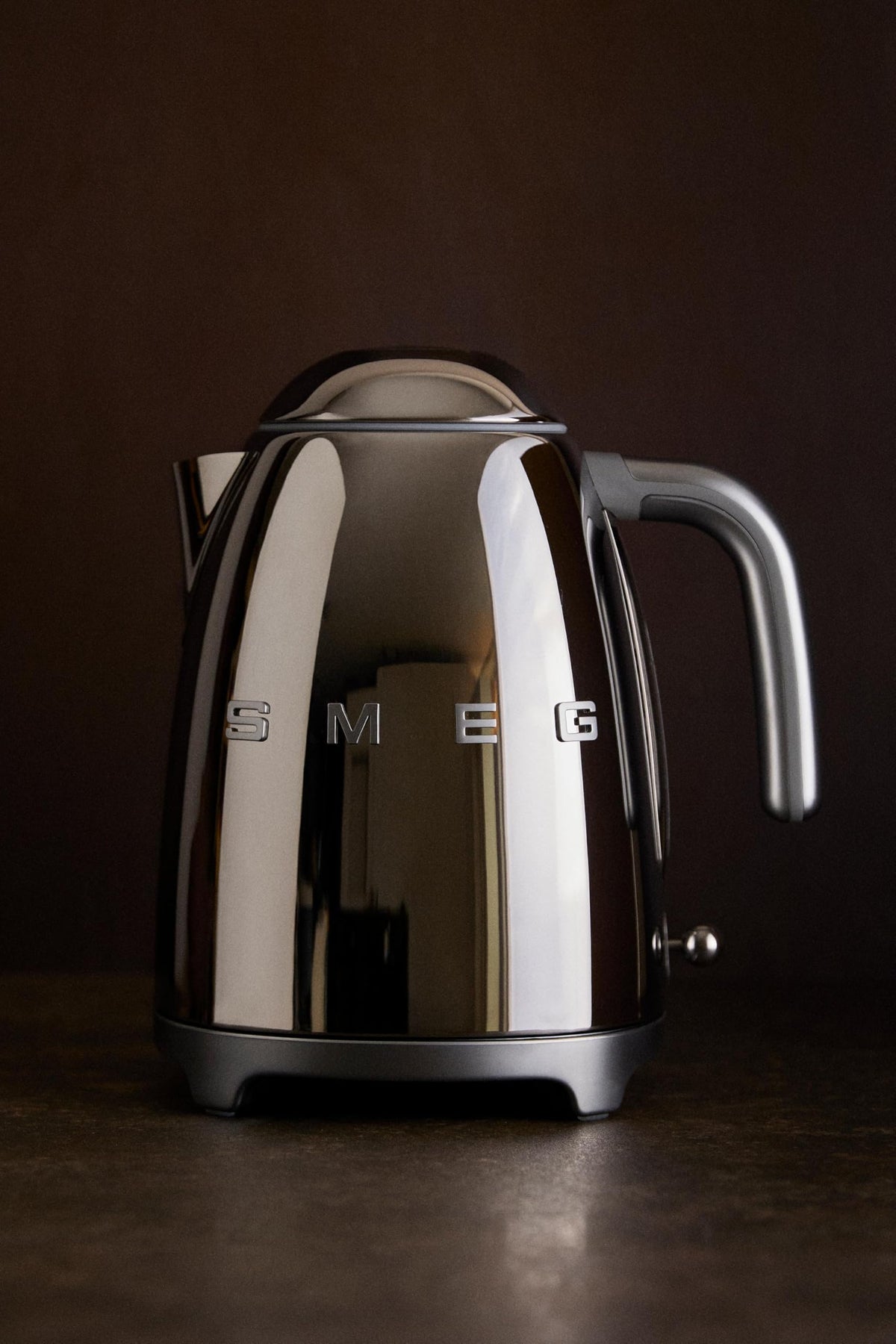 Smeg Wasserkocher 1,7L mit variabler Temperaturwahl 50-100°C, Edelstahl, Soft-Opening, Anti-Kalk-Filter