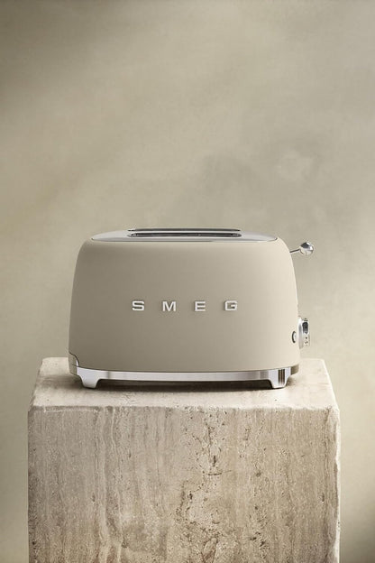 Smeg TSF01MLMEU Toaster 2 Scheiben, 6 Bräunungsstufen, Auftau-/Bagel-Funktion, 950W